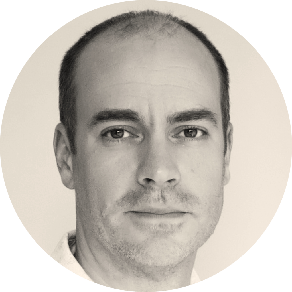 Headshot photo of Guy Thackeray